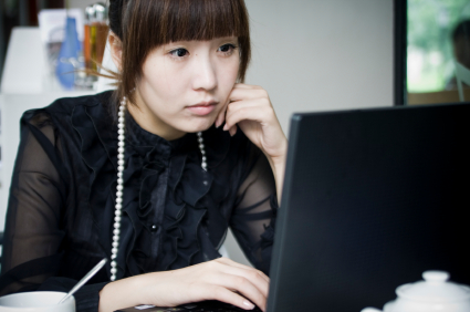 chinese-woman-at-computer